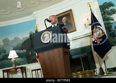 Washington, Stati Uniti d'America. 05 Ago, 2019. Il Presidente degli Stati Uniti, Trump fa una dichiarazione presso la Casa Bianca di Washington, DC in risposta a due distinti incidenti di tiro, 5 agosto 2019. Credito: Chris Kleponis/Piscina via CNP | Utilizzo di credito in tutto il mondo: dpa/Alamy Live News Foto Stock