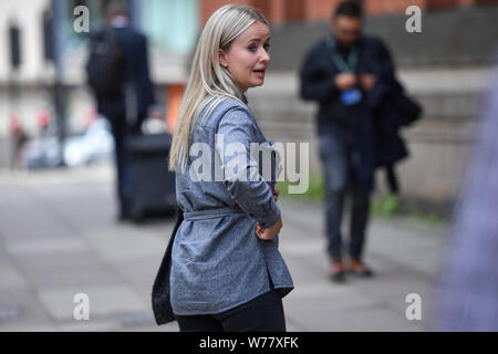 L'attrice Sammy Winward fuori Manchester Minshull Street Crown Court, dove Emmerdale attore Mark Jordan è accusato di attaccare un titolare di pensione o di rendita a seguito di una fila di pub. Foto Stock