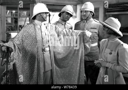 DOUGLAS FAIRBANKS JR., Cary Grant, VICTOR MCLAGLEN, GUNGA DIN, 1939 Foto Stock