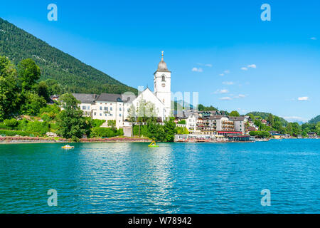 ST WOLFGANG, Austria - 10 luglio 2019: St Wolfgang è una città di mercato sulla riva settentrionale del lago Wolfgangsee nella regione del Salzkammergut. Foto Stock