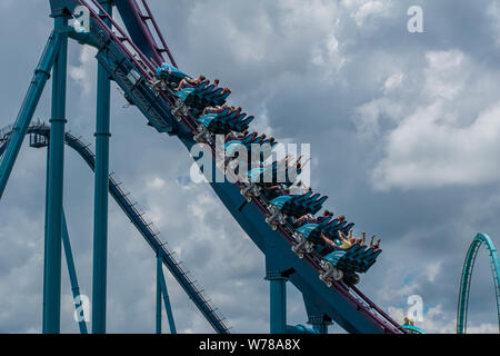 Orlando, Florida. Luglio 29, 2019. Per coloro che godono di Mako rollercoaster al Seaworld Foto Stock
