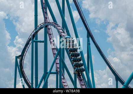 Orlando, Florida. Luglio 29, 2019. Per coloro che godono di Mako rollercoaster al Seaworld Foto Stock