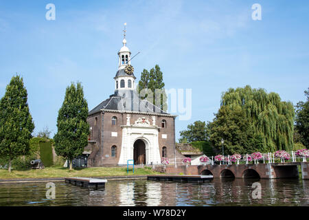 Vista del city gate Zijlpoort in Leiden Paesi Bassi.- Immagine Foto Stock