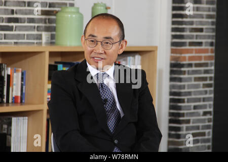 --FILE--Pan Shiyi, co-fondatore, Presidente e co-CEO di SOHO Cina, è raffigurato al SOHO Fuxing 3Q in Cina a Shanghai, 24 ottobre 2016. Pan Shiyi, Foto Stock