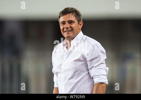 Head Coach Dragan Stojkovic di Guangzhou R&F assiste la Serbia la sessione di training per il 2017 Team CFA China International Football Match contro semiscafi Foto Stock