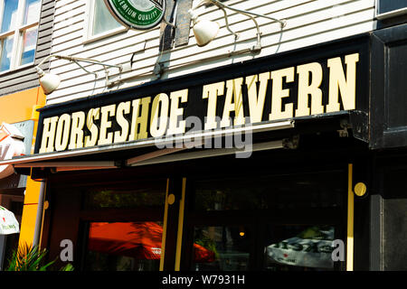 Taverna a ferro di cavallo, Queen Street West Toronto Ontario Canada Foto Stock