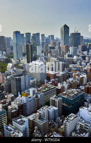 Tokyo skyline della città e carichi di grattacieli come si vede dal WTC. Foto Stock