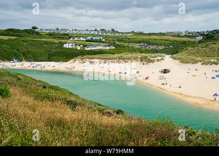 Affacciato sulla foce Gannel e Crantock Beach Cornwall Inghilterra UK Europa Foto Stock
