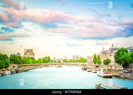 Il museo d' Orsay e il fiume Siene, Francia Foto Stock