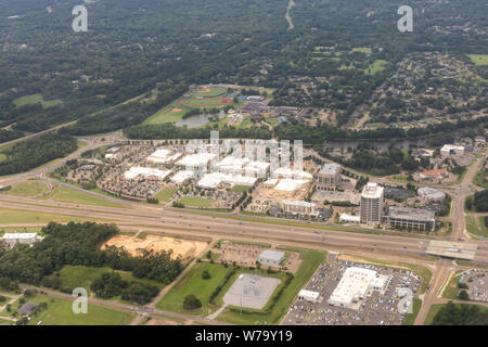 Ridgeland, MS / STATI UNITI D'America - 13 Luglio 2019 - vista aerea del Renaissance at Colony Park Shopping center accanto alla I-55 vicino a Jackson, MS Foto Stock