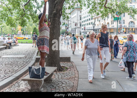 Grand Army Plaza, chiedendo attenzione, Manhattan, New York City, Stati Uniti d'America Foto Stock