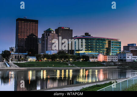 Gli accordi di Dayton Ohio Cityscape skyline al tramonto Foto Stock