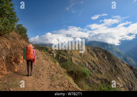 Trekking nel Canyon Apurimac sul Senso - Inka trek, 'l'altra Machu Picchu,' Santa Teresa, Apurimac, Perù Foto Stock