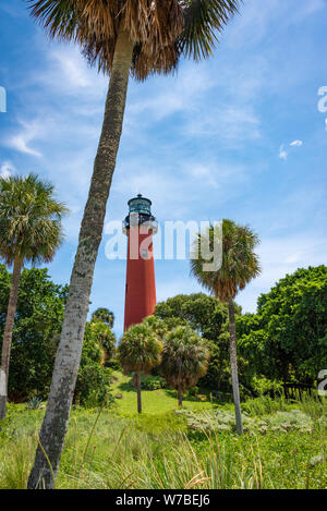 Giove faro di ingresso, che si è aperto in 1860, a Giove ingresso sulla costa atlantica in Palm Beach County a Jupiter, Florida. (USA) Foto Stock