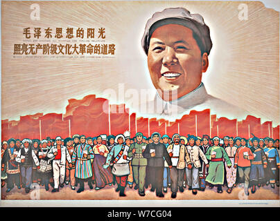 La luce del sole di Mao Zedong pensiero illumina il cammino della grande proletaria rivoluzione culturale Foto Stock