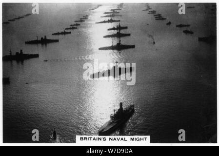 La flotta britannica a Re Giorgio V per il giubileo review, Spithead, luglio 1935, (1937). Artista: sconosciuto Foto Stock