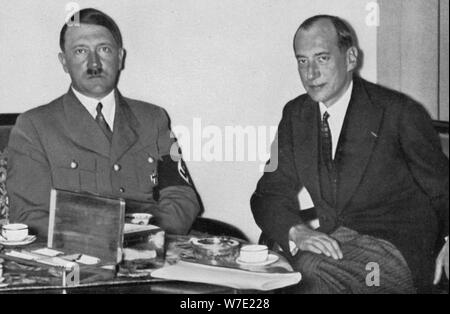 Il Führer nei colloqui con il Ministro degli Esteri polacco, 1936. Artista: sconosciuto Foto Stock