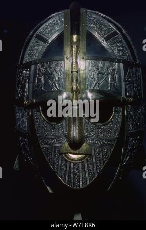 Sutton Hoo casco (ricostruzione). Artista: sconosciuto Foto Stock