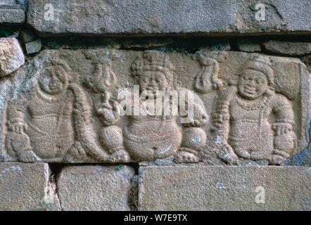 Dwarf figure su un edificio nella città buddista di Anuradhapura. Artista: sconosciuto Foto Stock