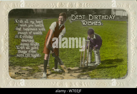 Biglietto di auguri di compleanno con due ragazzi giocare a cricket. Artista: sconosciuto Foto Stock