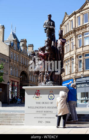 Il Duca di Wellington il reggimento Memorial Sculpture, Halifax, West Yorkshire Foto Stock
