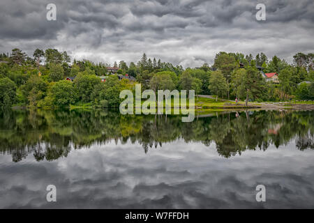 Uno dei laghi nelle vicinanze di Trondheim in Norvegia. Foto Stock