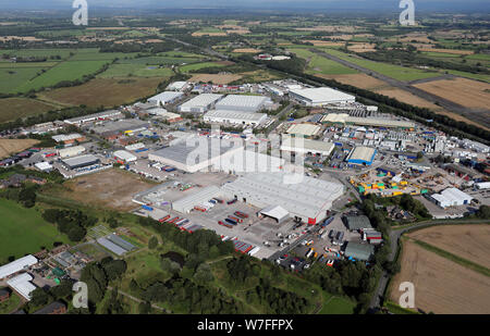 Vista aerea di Appleton Thorn Trading Station Wagon Cheshire, Regno Unito Foto Stock