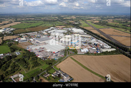 Vista aerea di Appleton Thorn Trading Station Wagon Cheshire, Regno Unito Foto Stock