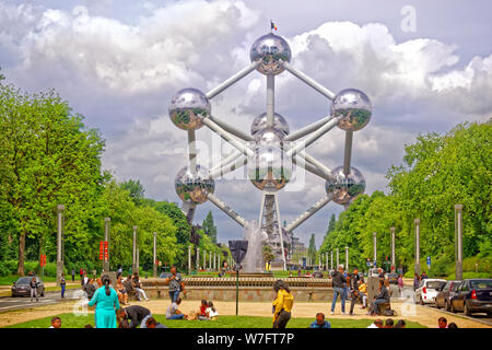 Atomium di Bruxelles, eretto per il 1958 Bruxelles Fiera Mondiale, Belgio. Foto Stock