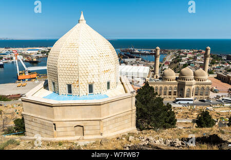 Bibi-Heybat, Baku, Azerbaijan - 12 maggio 2019. Santuario Bibi-Heybat nel cimitero vicino alla moschea Bibi-Heybat a Baku. Foto Stock