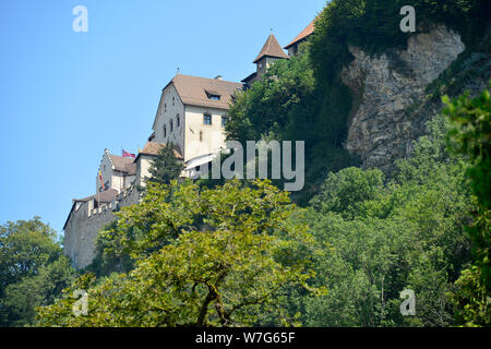 24 luglio 2019, il Liechtenstein VADUZ: Vaduz Castello a Triesenberg - Il Principato del Liechtenstein è di 300 anni. Essa è stata fondata il 15 agosto 1719, tra la Svizzera e l'Austria. Il capitale è Vaduz (nell'immagine). Foto: Volkmar Heinz/dpa-Zentralbild/ZB Foto Stock