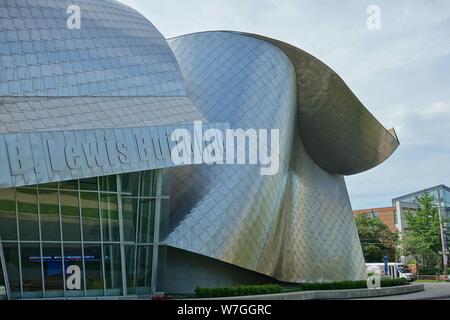 CLEVELAND, OH -23 Giu 2019- Vista di Frank Gehry progettato Peter B. Lewis Building, casa del Weatherhead School of Management della Case Western Res Foto Stock