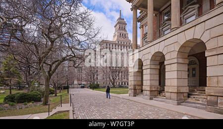 Osgoode Hall è un edificio storico nel centro di Toronto, Ontario, Canada. L'originale ​2 1⁄2 piani di costruzione fu iniziata nel 1829 e terminata nel 1832 Foto Stock