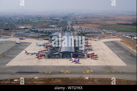 Dall'Aeroporto Internazionale di Larnaca LCA, Larnaca, Cipro, vista generale GV Foto Stock