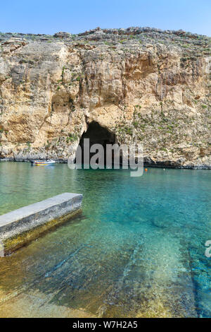 Inland Sea tunnel Dwejra Point a San Lawrenz, Gozo, Malta Foto Stock