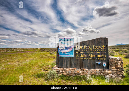 Segno di WA-24 autostrada est di Yakima, al confine di Hanford raggiungono monumento nazionale che include la sella Mountain National Wildlife Refuge, Columbia P Foto Stock