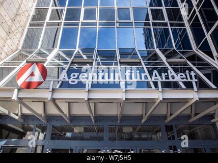 Ufficio federale del lavoro, scritte sull'edificio, Norimberga, Baviera, Germania Foto Stock