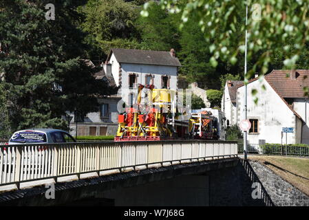 La capitale mondiale della tappezzeria di Aubusson sul fiume La Creuse, Nouvelle-Aquitaine, Francia Foto Stock