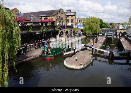 Battelli a Camden Lock Foto Stock