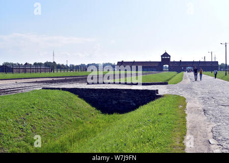 La principale entrata dell'edificio nella concentrazione di Birkenau Camp in Polonia Foto Stock