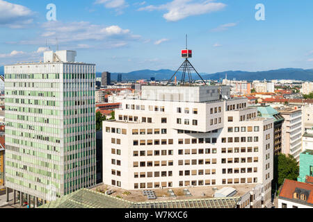 Lubiana skyline SKB edificio edificio delle finanze con antenna in cima Ajdovščina Ljubljana Slovenia eu Europe Foto Stock