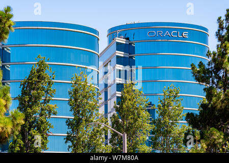 Agosto 1, 2019 Redwood City / CA / STATI UNITI D'AMERICA - Oracle sede aziendale di Silicon Valley; Oracle Corporation è una multinazionale di tecnologia informatica c Foto Stock