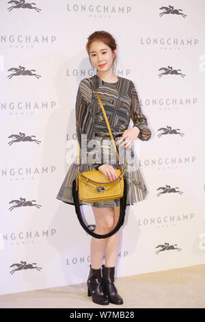 **TAIWAN OUT * * Sud attrice coreana Yoo In-na partecipa ad un evento promozionale per Longchamp in Taipei, Taiwan, 30 agosto 2017. Foto Stock