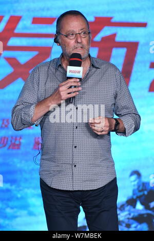 Attore francese Jean Reno assiste la conferenza stampa per la premiere del suo nuovo film "avventurieri" a Pechino in Cina, 8 agosto 2017. Foto Stock