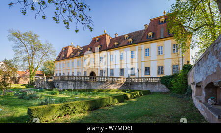 HASSBERGE, Germania - circa aprile, 2019: Oberschwappach Palace in Hassberge county, Baviera, Germania Foto Stock