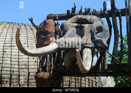 Ingresso alla Zulu Shakaland Villaggio Culturale, di Eshowe, Kwazulu Natal, Sud Africa Foto Stock