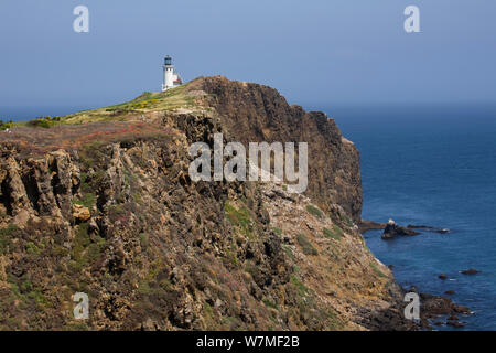 Oriente Anacapa Island Lighthouse, Channel Islands National Park, California, USA, aprile 2011. Foto Stock