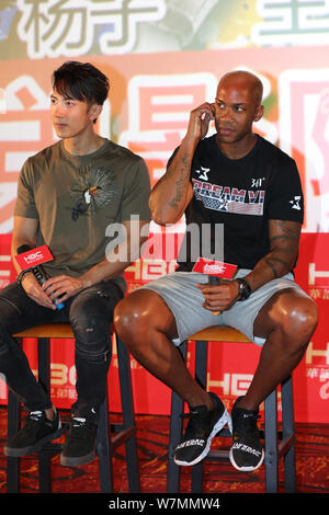 American giocatore di basket Stephon Xavier Marbury, destra e Bruneian cantante e attore Wu Chun di partecipare ad un evento promozionale per il nuovo film ''Io Marbur Foto Stock