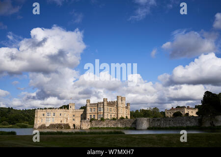 Una vista generale del Castello di Leeds nel Kent, che celebra il 900 anniversario quest'anno. Foto Stock