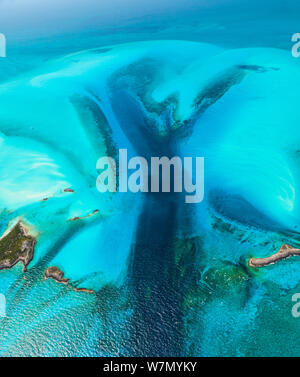 Immagine aerea mostra barene e isole delle Bahamas arcipelago, Caraibi, Febbraio 2012 Foto Stock